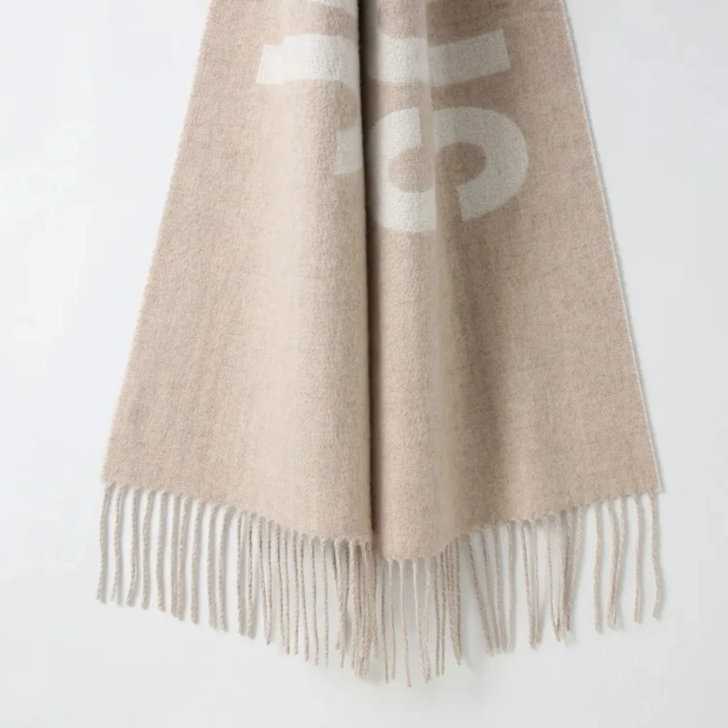 Monogrammed Handkerchief - وشاح نسائي من الصوف 100% من