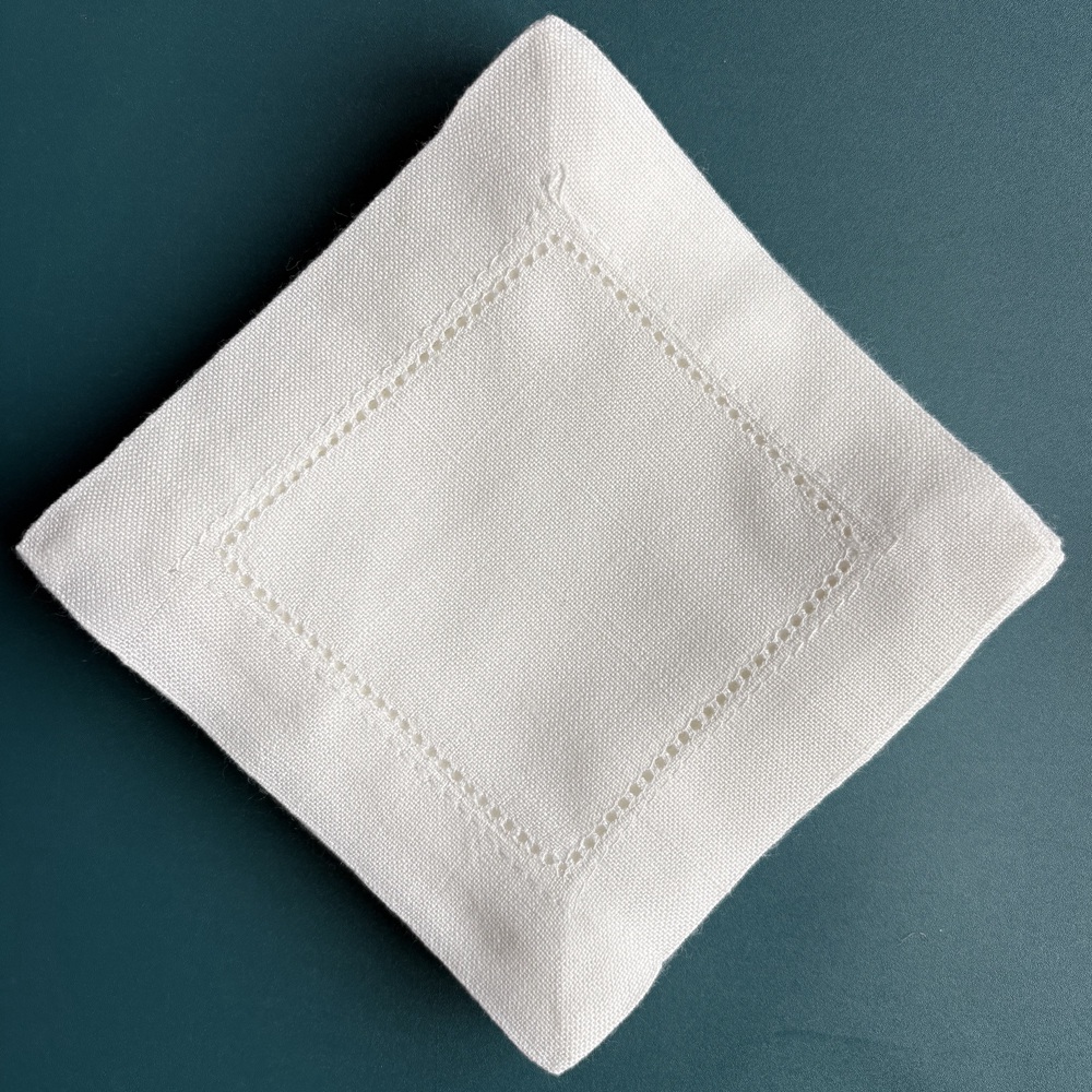6 قطع من مناديل الكوكتيل ذات ا - مراجعة Monogrammed Handkerchief وسعره