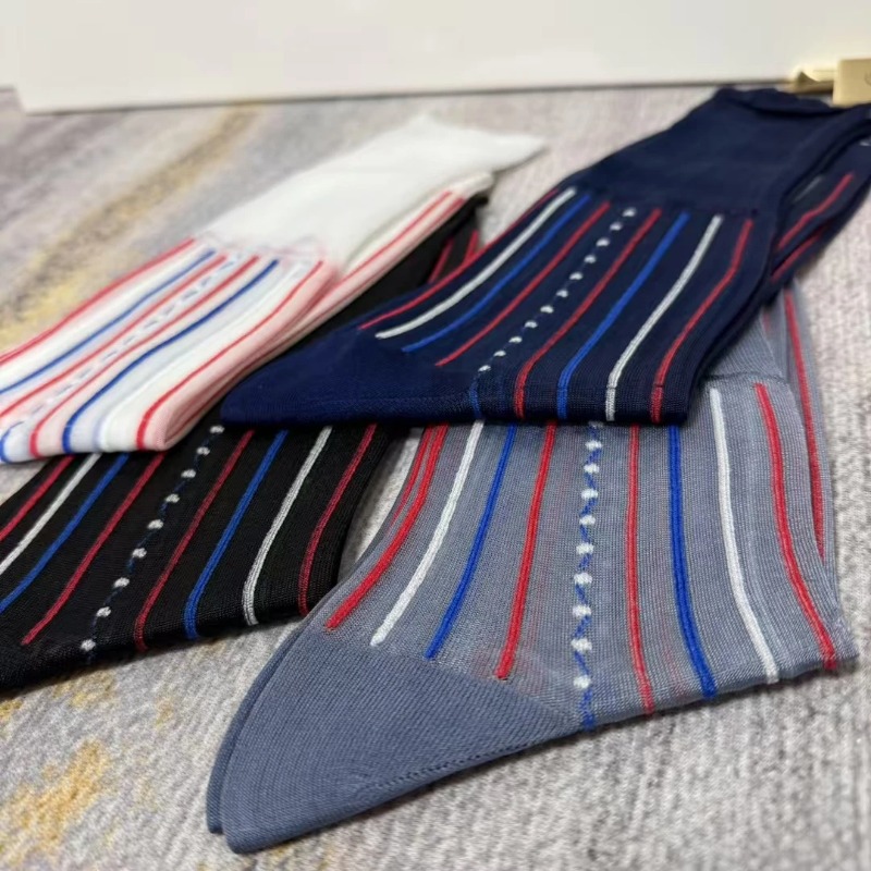الرجال اللباس الجوارب بدلة عمل - مراجعة Men Formal Wear Dress وسعره