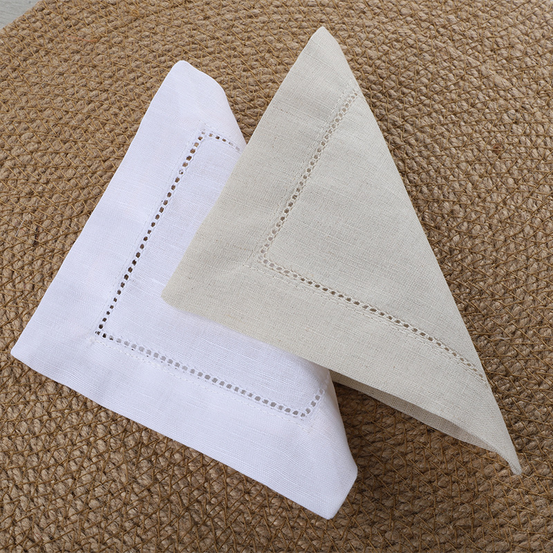 مجموعة من 50 قواعد أكواب كوكتي - مراجعة Monogrammed Handkerchief وسعره